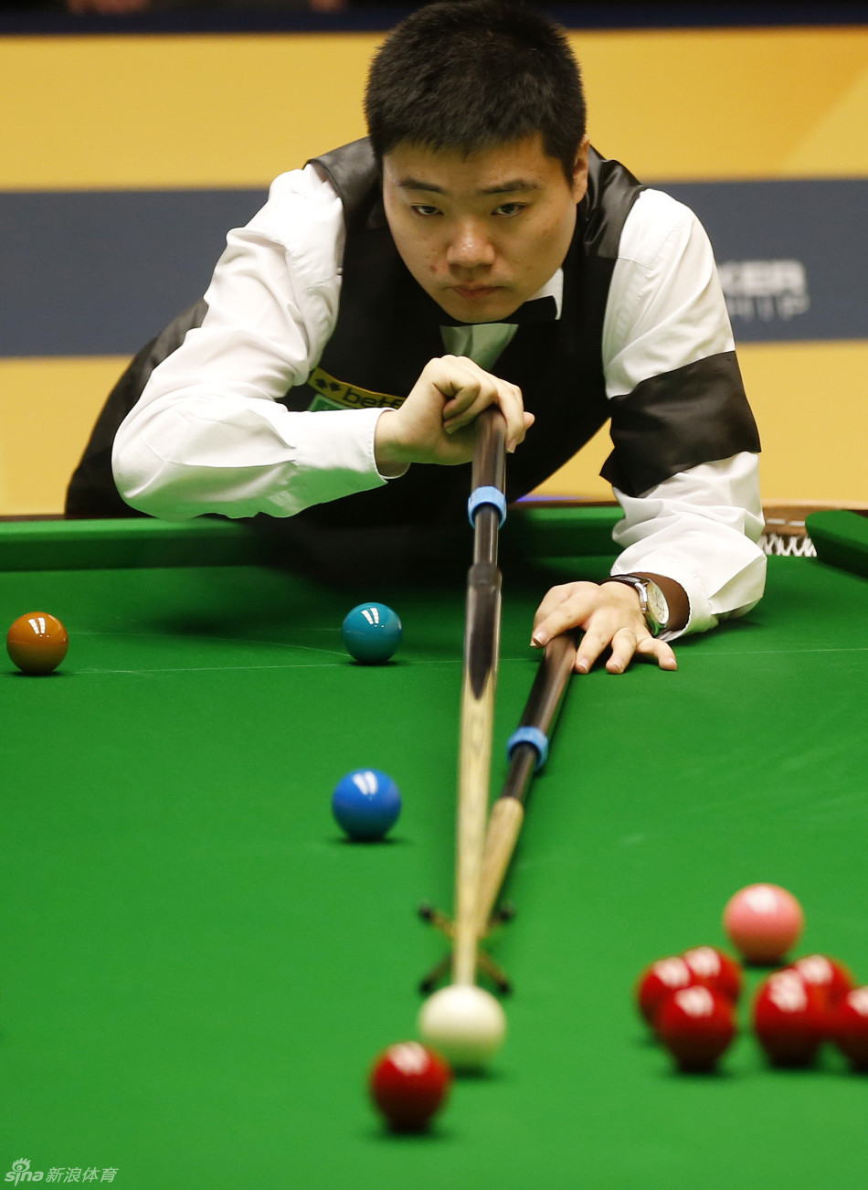 更是个人突 更是个人突