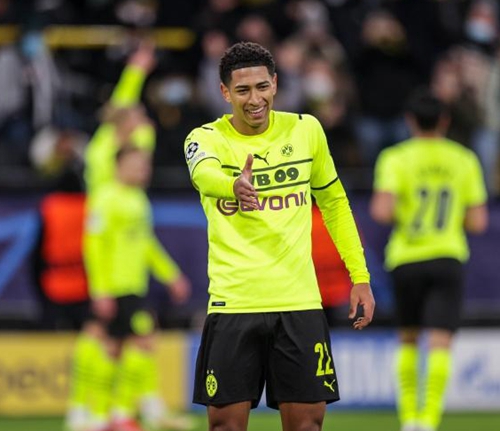 站的赛场上 站的赛场上