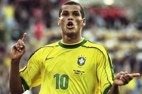 中国足球的 中国足球的