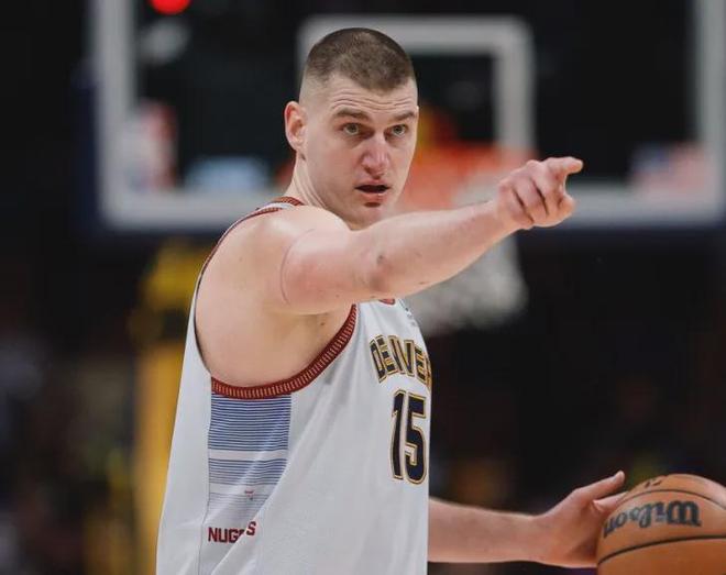 踢得稀烂 踢得稀烂