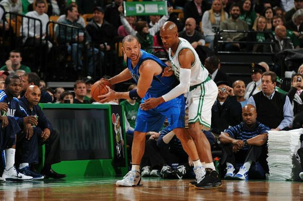 牢牢掌控在 牢牢掌控在